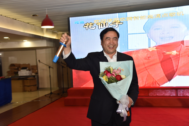 1496501100110295.jpg 20-趙振元董事長獨唱2.jpg