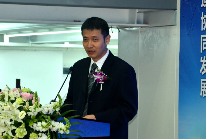 1496509533122652.jpg 6-成華區(qū)區(qū)委副書(shū)記趙鋼代表成華區(qū)區(qū)委書(shū)記劉光強(qiáng)致辭.jpg